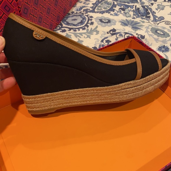 SOLD ON DIFFERENT PLATFORM - Picture 8 of 10